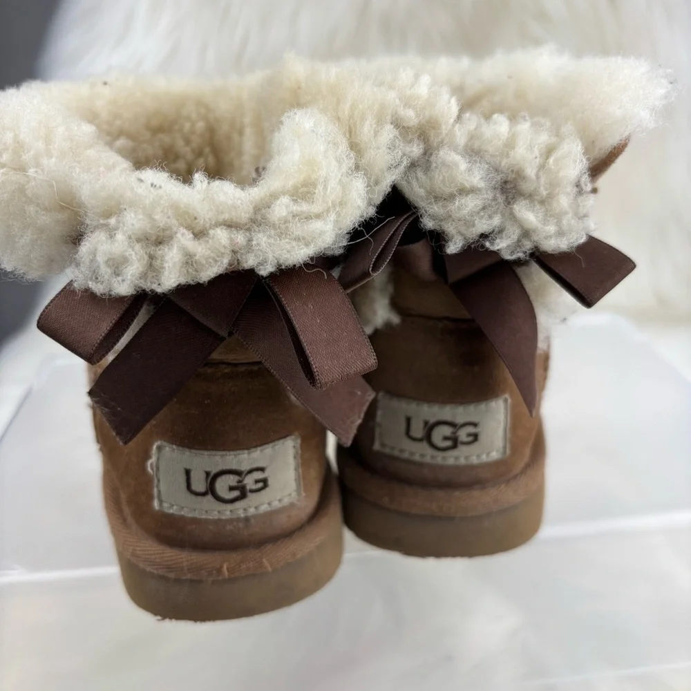 UGG WINTER BABY BOOTS SIZE 10